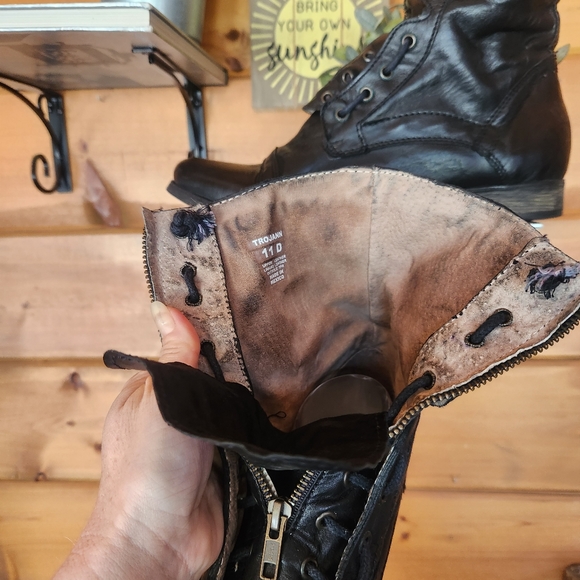 Steve Madden ๐ Trojann Black Leather Combat Boots Cap Toe Vertical Lace Men 11D - Picture 11 of 12